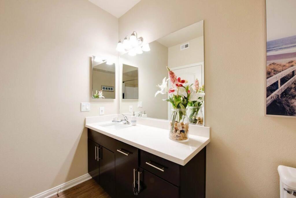 The Nest A Spacious 1 Bedroom Apartment With A Pool View Лос-Анджелес Экстерьер фото