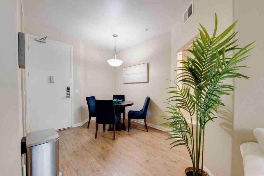 The Nest A Spacious 1 Bedroom Apartment With A Pool View Лос-Анджелес Экстерьер фото